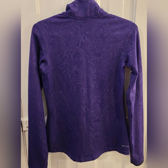 Nike snakeskin print,long sleeve, half-zip. Size Medium - Picture 2 of 4